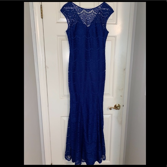 Beautiful blue lace mermaid Morgan & Co dress - Picture 2 of 4